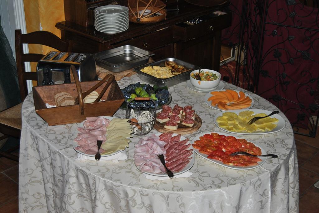 Le Macine Del Confluente Bed & Breakfast Badalucco Exterior photo